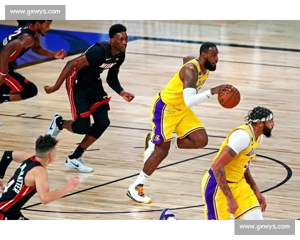 NBA湖人对热火G4经典回放:攻防对决全解析与关键时刻复盘 NBA湖人对热火G4经典回放:攻防对决全解析与关键时刻复盘